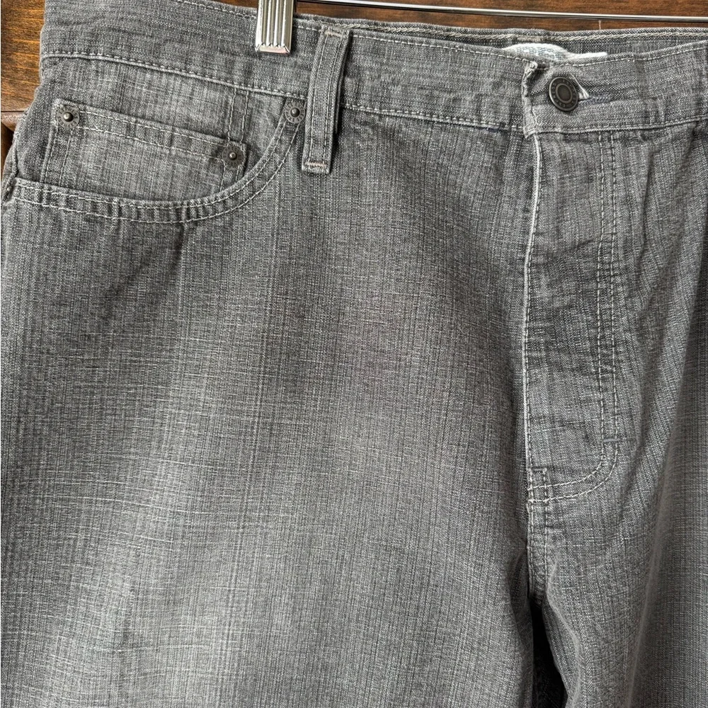 NWT Express Low Rise/Straight Leg Gray Denim Jeans 36x30